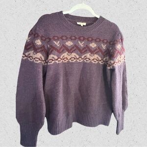 Ladies sweater. Mystree. Great condition. Size Medium.